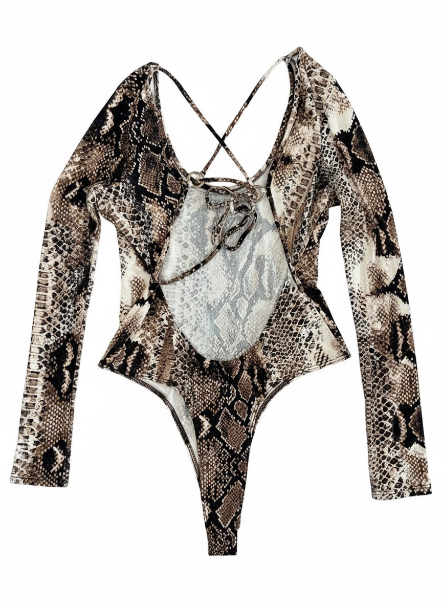 124: FASHIONNOVA- Bodysuit (back)